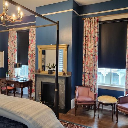 Thomas Weihs Haus Bed and Breakfast Savannah Exteriör bild