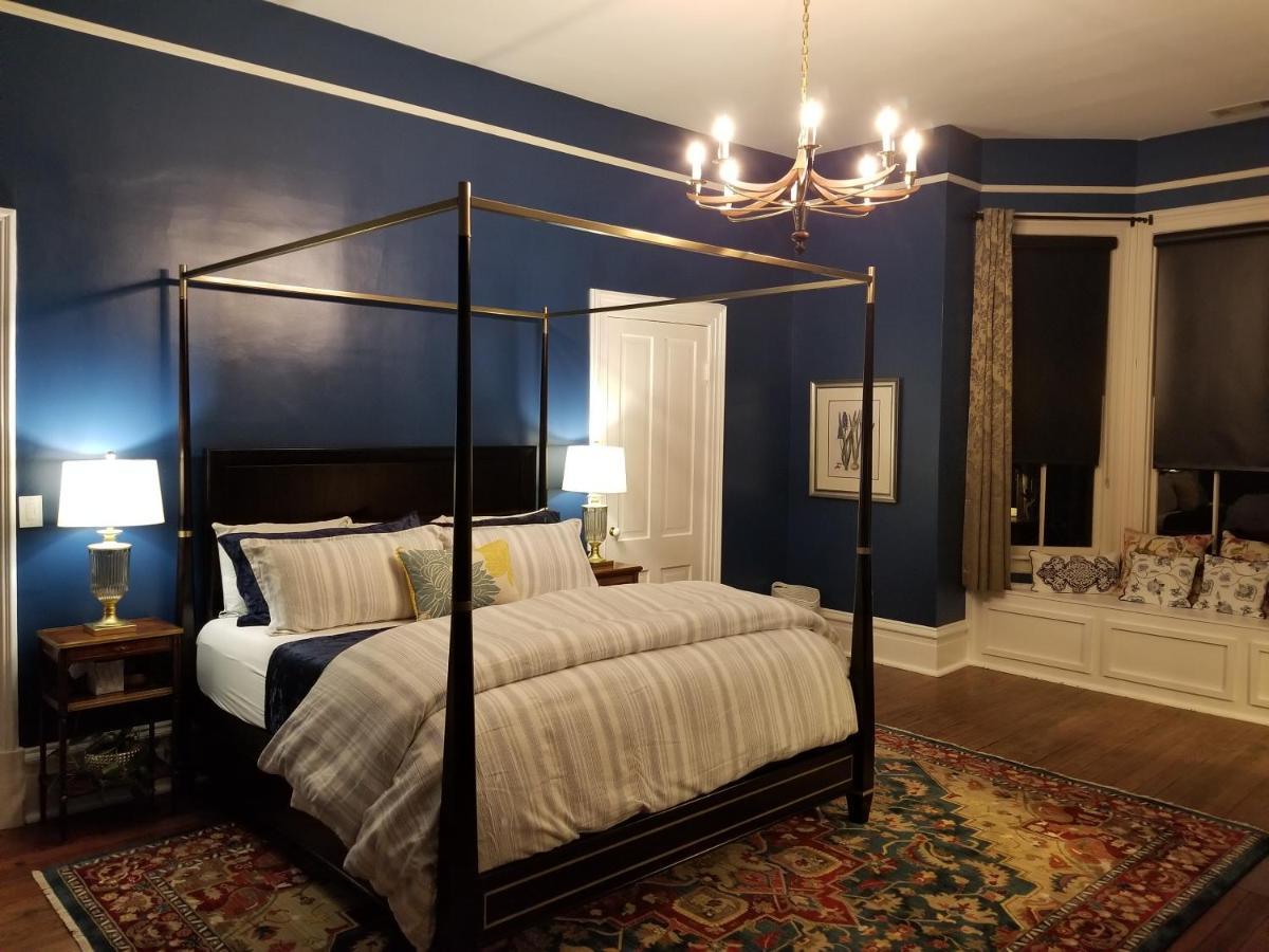 Thomas Weihs Haus Bed and Breakfast Savannah Exteriör bild